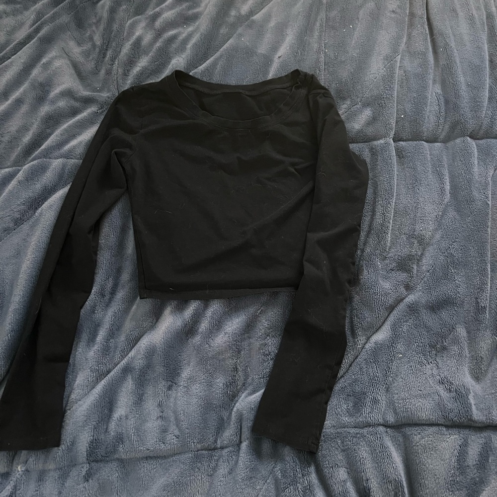 NWOT BLACK LONG SLEEVE